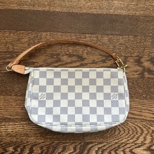 Authentic Louis Vuitton Pochette